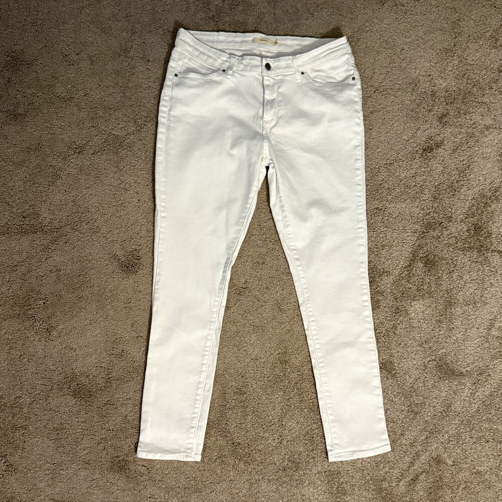 Levi’s 711 Skinny White Jeans – Size 32